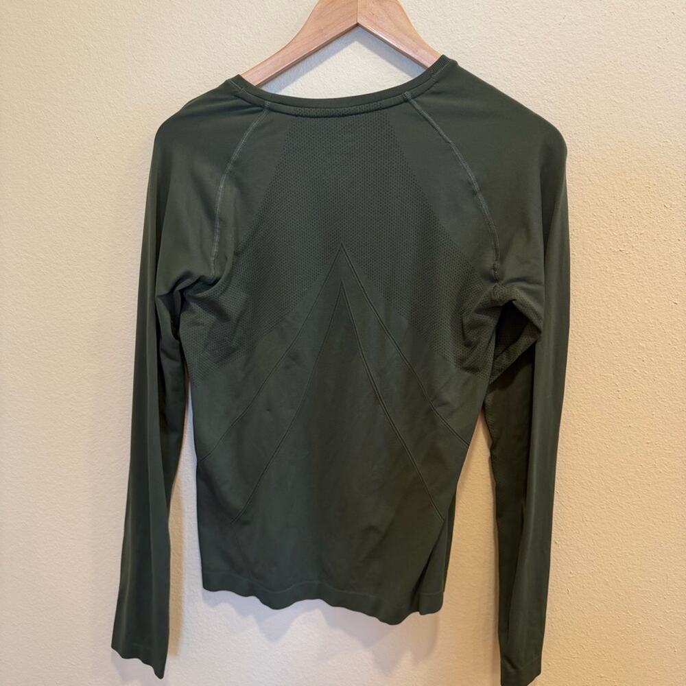 Target all in motion green under scrub athletic top long sleeve large - Picture 5 of 10